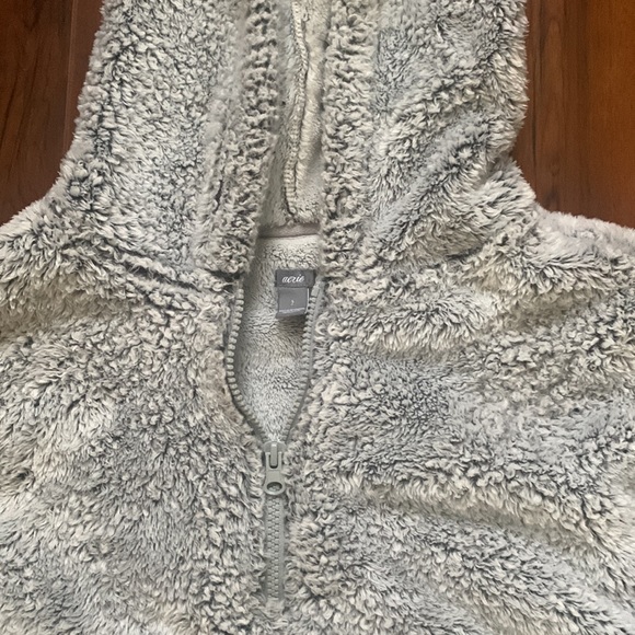 Aerie Fleece - Picture 2 of 3